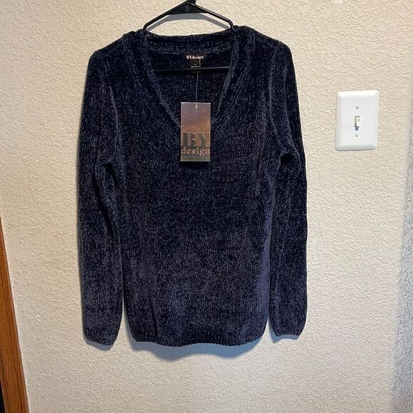 By Design- Long Sleeve Pullover Sweater w/ Cable V-Neck & Button Detail - Picture 1 of 6